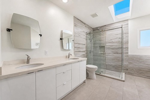 8511 Littlemore Place, Richmond, BC - Indoor Photo Showing Bathroom