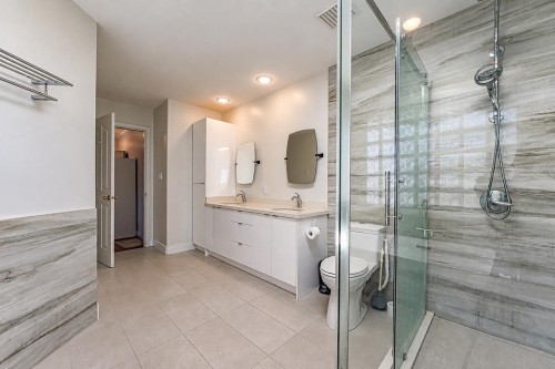 8511 Littlemore Place, Richmond, BC - Indoor Photo Showing Bathroom