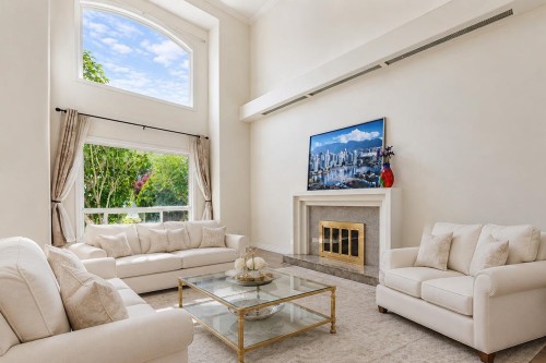 8511 Littlemore Place, Richmond, BC - Indoor Photo Showing Living Room With Fireplace