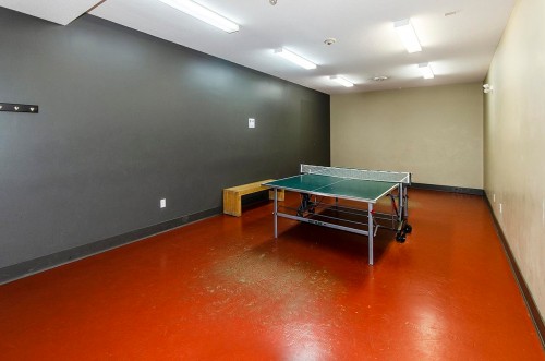 121-3105 Dayanee Springs Boulevard, Coquitlam, BC - Indoor Photo Showing Other Room