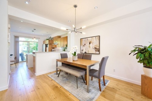 121-3105 Dayanee Springs Boulevard, Coquitlam, BC - Indoor With Fireplace