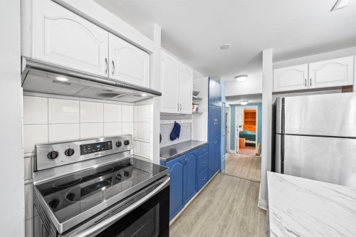 21796 Howison Avenue, Maple Ridge, BC - Indoor Photo Showing Kitchen