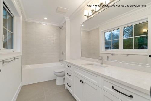 304 Queens Road W, North Vancouver, BC - Indoor Photo Showing Bathroom