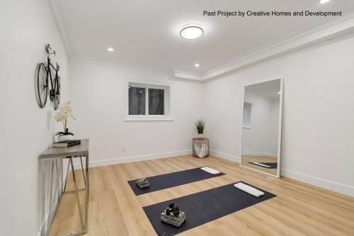 304 Queens Road W, North Vancouver, BC - Indoor Photo Showing Other Room