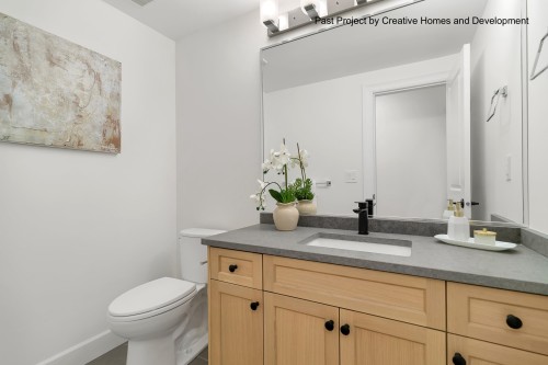 304 Queens Road W, North Vancouver, BC - Indoor Photo Showing Bathroom