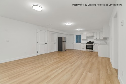 304 Queens Road W, North Vancouver, BC - Indoor