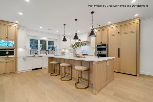 304 Queens Road W, North Vancouver, BC - Indoor Photo Showing Kitchen With Upgraded Kitchen