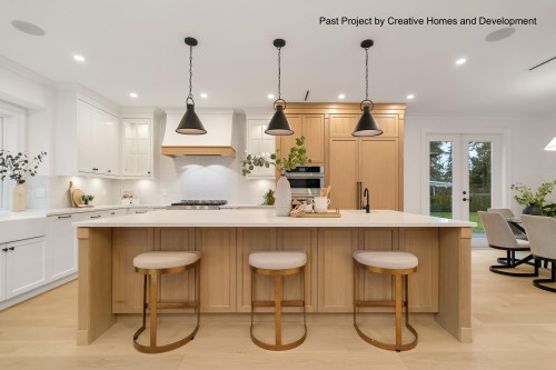 304 Queens Road W, North Vancouver, BC - Indoor Photo Showing Kitchen With Upgraded Kitchen