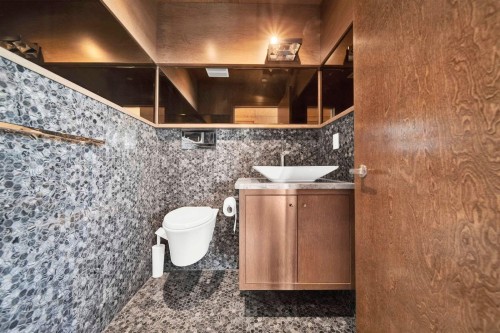 Ph2-2689 Kingsway, Vancouver, BC - Indoor Photo Showing Bathroom