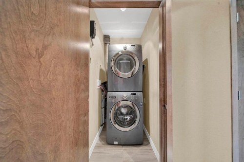 Ph2-2689 Kingsway, Vancouver, BC - Indoor Photo Showing Laundry Room