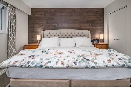 4998 8A Avenue, Delta, BC - Indoor Photo Showing Bedroom