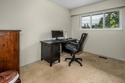4998 8A Avenue, Delta, BC - Indoor Photo Showing Office