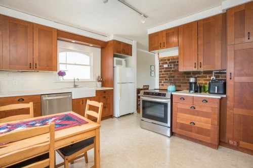 87 41St Avenue W, Vancouver, BC - Indoor Photo Showing Kitchen