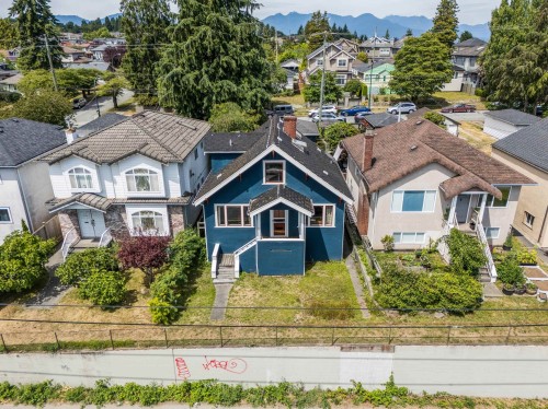 87 41St Avenue W, Vancouver, BC - Outdoor With Facade