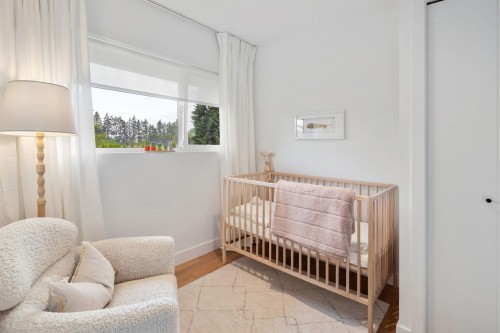 8647 10Th Avenue, Burnaby, BC - Indoor