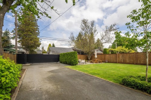 8647 10Th Avenue, Burnaby, BC - Outdoor