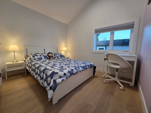2881 Georgia Street E, Vancouver, BC - Indoor Photo Showing Bedroom