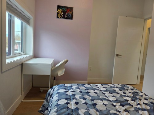 2881 Georgia Street E, Vancouver, BC - Indoor Photo Showing Bedroom