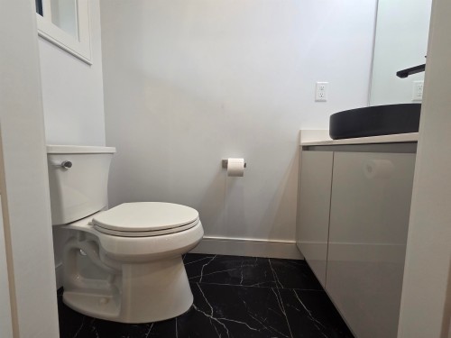 2881 Georgia Street E, Vancouver, BC - Indoor Photo Showing Bathroom