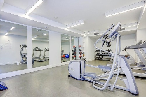622-5233 Gilbert Road, Richmond, BC - Indoor Photo Showing Gym Room
