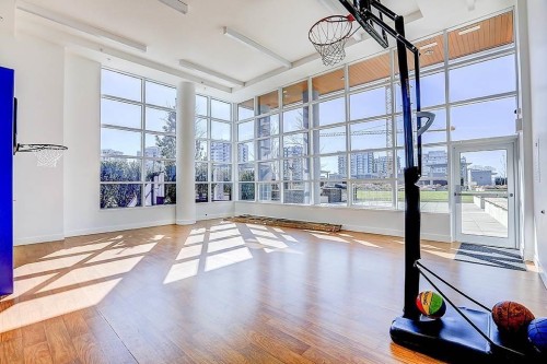 622-5233 Gilbert Road, Richmond, BC - Indoor Photo Showing Other Room