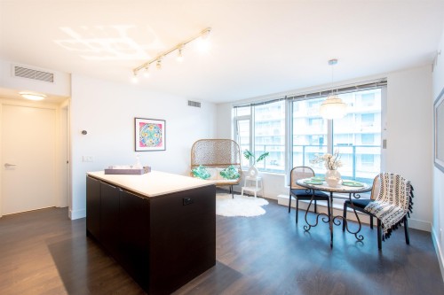 622-5233 Gilbert Road, Richmond, BC - Indoor