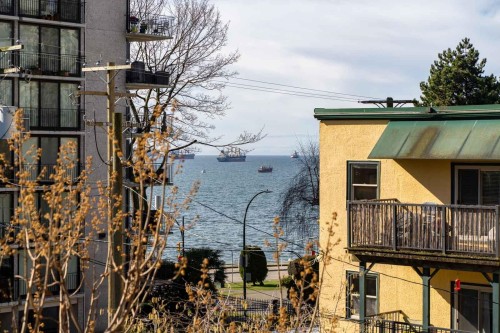 1534 Harwood Street, Vancouver, BC - Outdoor With Balcony