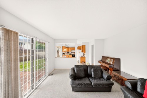 9280 Dayton Avenue, Richmond, BC - Indoor