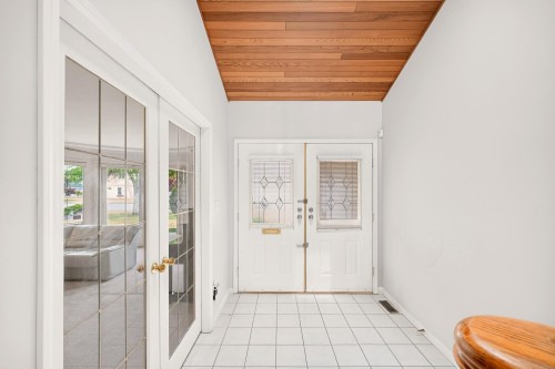 9280 Dayton Avenue, Richmond, BC - Indoor Photo Showing Other Room