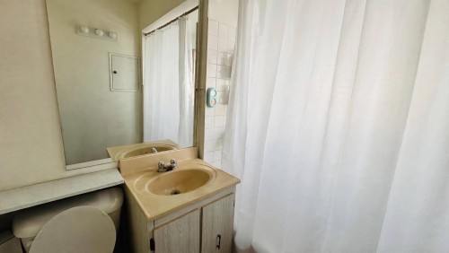 2561 Mcgill Street, Vancouver, BC - Indoor Photo Showing Bathroom
