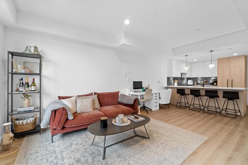 5-237 Ridgeway Avenue  North Vancouver, BC V7L 0H6