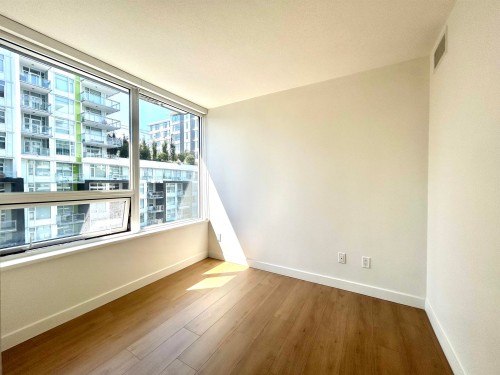 1003-8833 Hazelbridge Way, Richmond, BC - Indoor Photo Showing Other Room