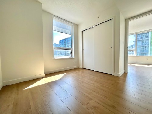 1003-8833 Hazelbridge Way, Richmond, BC - Indoor Photo Showing Other Room