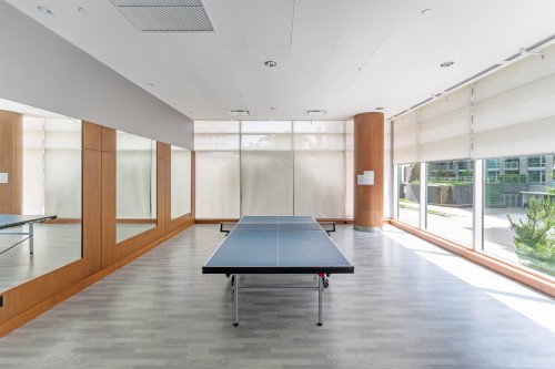 1003-8833 Hazelbridge Way, Richmond, BC - Indoor Photo Showing Other Room