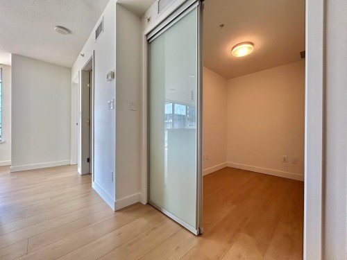 1003-8833 Hazelbridge Way, Richmond, BC - Indoor Photo Showing Other Room