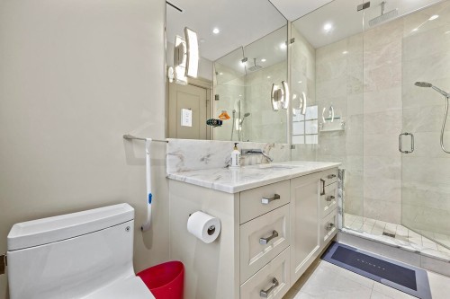 6886 Angus Drive, Vancouver, BC - Indoor Photo Showing Bathroom