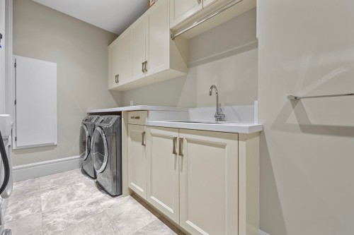 6886 Angus Drive, Vancouver, BC - Indoor Photo Showing Laundry Room