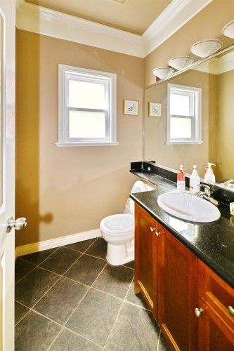 7233 Williams Road, Richmond, BC - Indoor Photo Showing Bathroom
