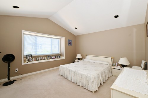 7233 Williams Road, Richmond, BC - Indoor Photo Showing Bedroom