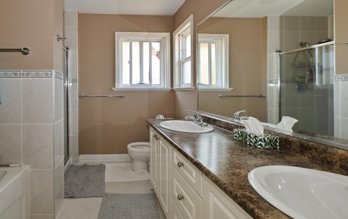7233 Williams Road, Richmond, BC - Indoor Photo Showing Bathroom