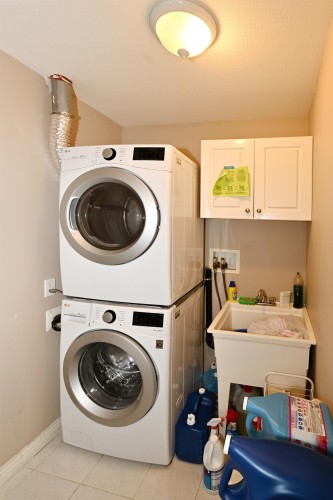 7233 Williams Road, Richmond, BC - Indoor Photo Showing Laundry Room
