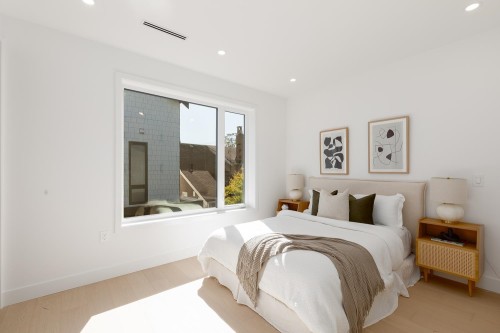 477 20Th Avenue W, Vancouver, BC - Indoor Photo Showing Bedroom