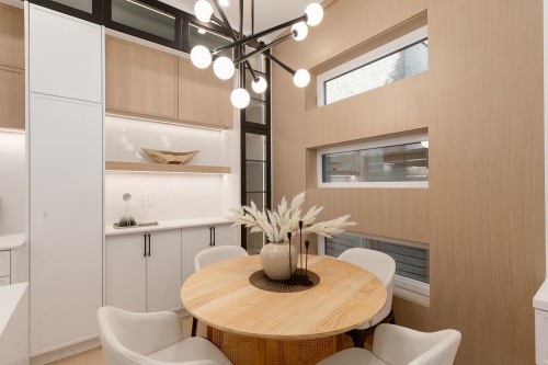 477 20Th Avenue W, Vancouver, BC - Indoor Photo Showing Dining Room