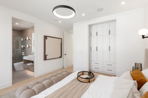 477 20Th Avenue W, Vancouver, BC - Indoor Photo Showing Bedroom