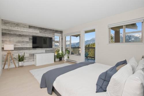 17-1026 Glacier View Drive, Squamish, BC - Indoor Photo Showing Bedroom