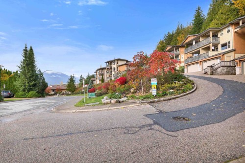 17-1026 Glacier View Drive, Squamish, BC - Outdoor