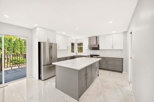 1237 Durant Drive, Coquitlam, BC - Indoor Photo Showing Kitchen With Upgraded Kitchen