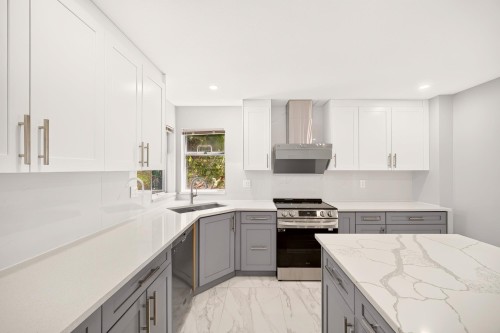 1237 Durant Drive, Coquitlam, BC - Indoor Photo Showing Kitchen