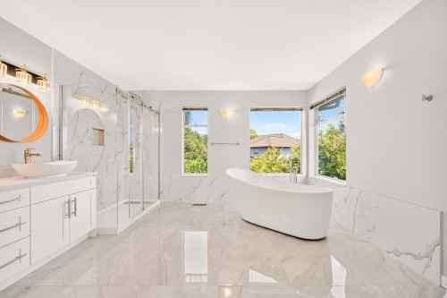 1237 Durant Drive, Coquitlam, BC - Indoor Photo Showing Bathroom