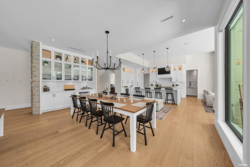 372 Moyne Drive, West Vancouver, BC - Indoor Photo Showing Dining Room